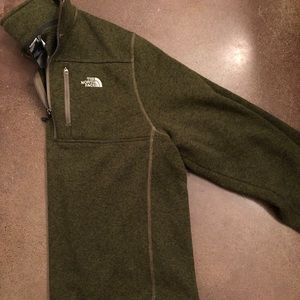 Green North Face pullover XL